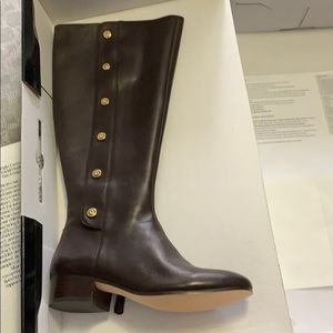 Leather brown boots